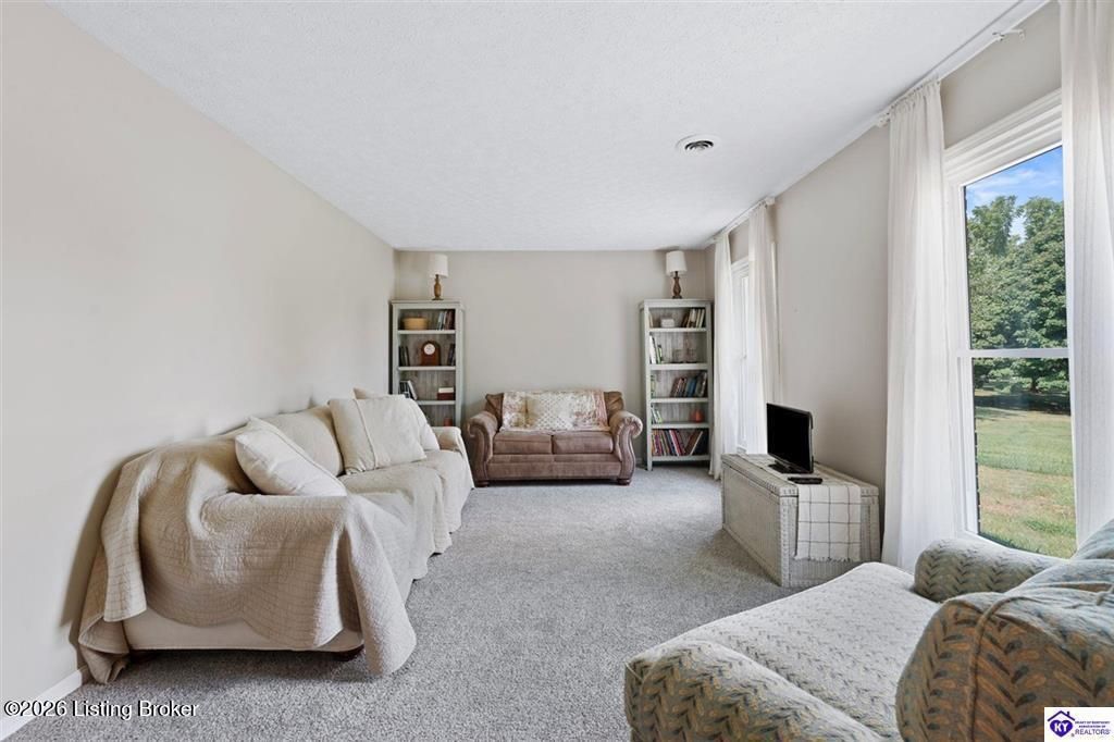 Photo of 161 Lombardy Dr, Cecilia, KY 42724 (MLS # 1706288)