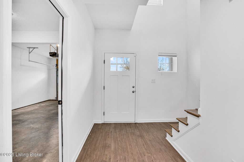 Photo of 6123 Casper Dr, Louisville, KY 40258 (MLS # 1709318)