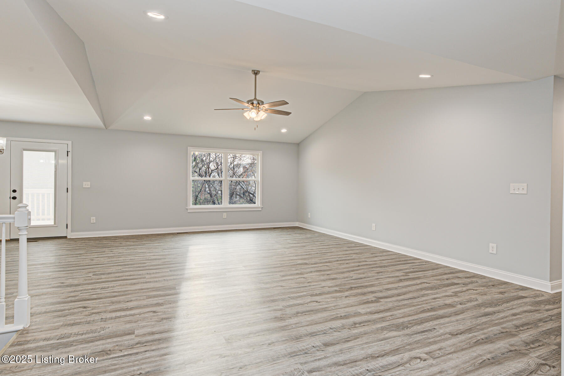 8619 Wooded Glen Rd, Louisville, Kentucky image 4