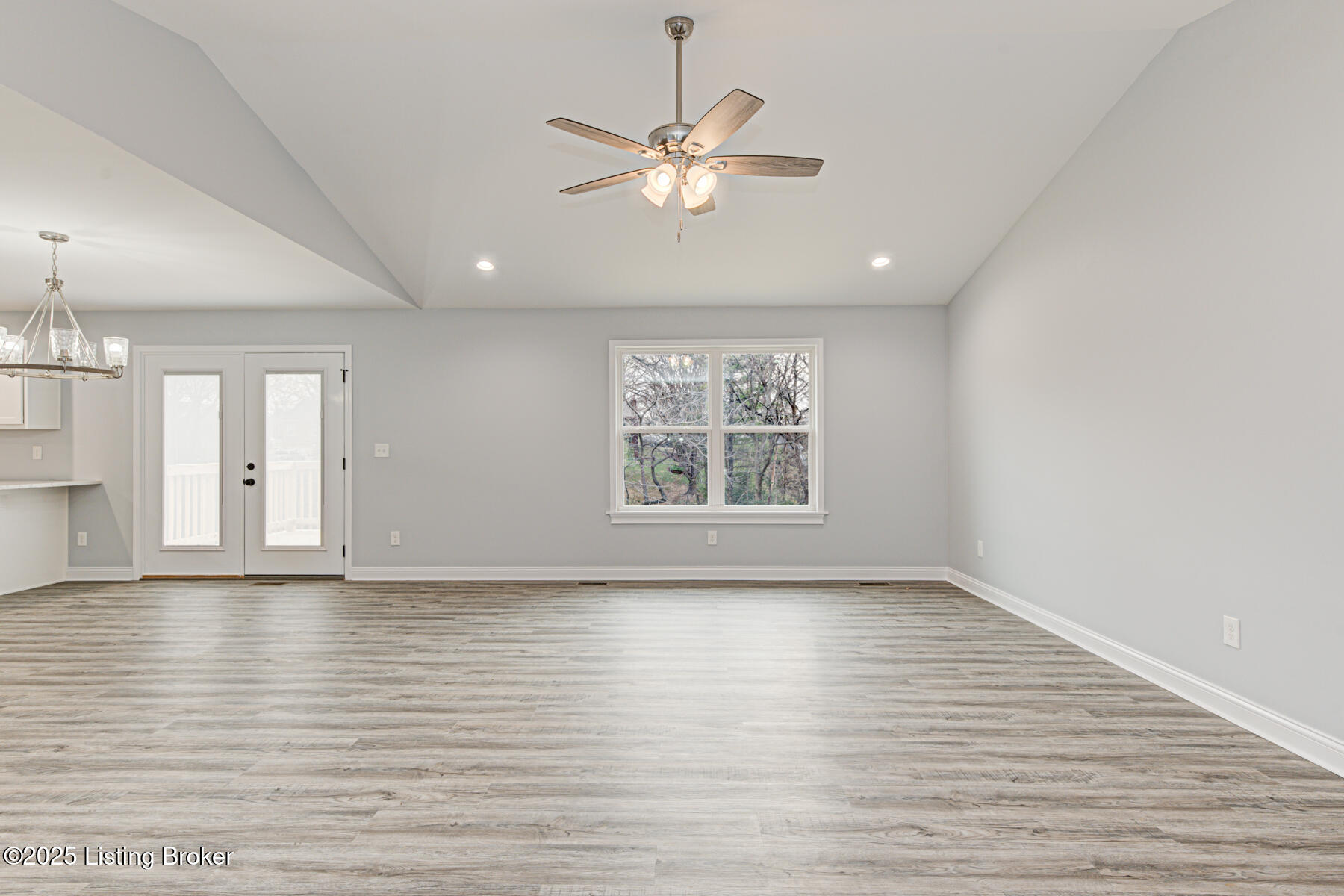 8619 Wooded Glen Rd, Louisville, Kentucky image 6