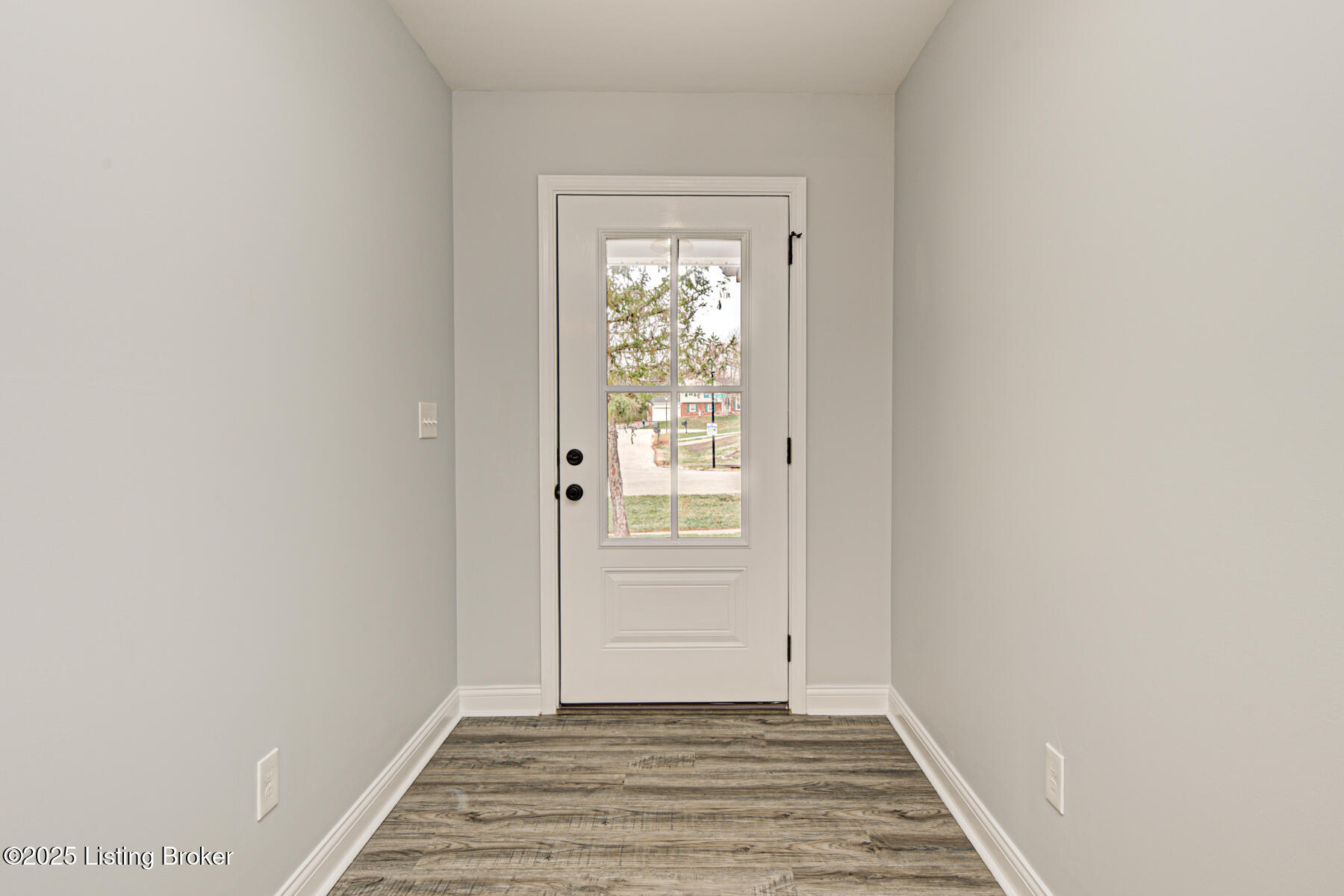 8619 Wooded Glen Rd, Louisville, Kentucky image 3