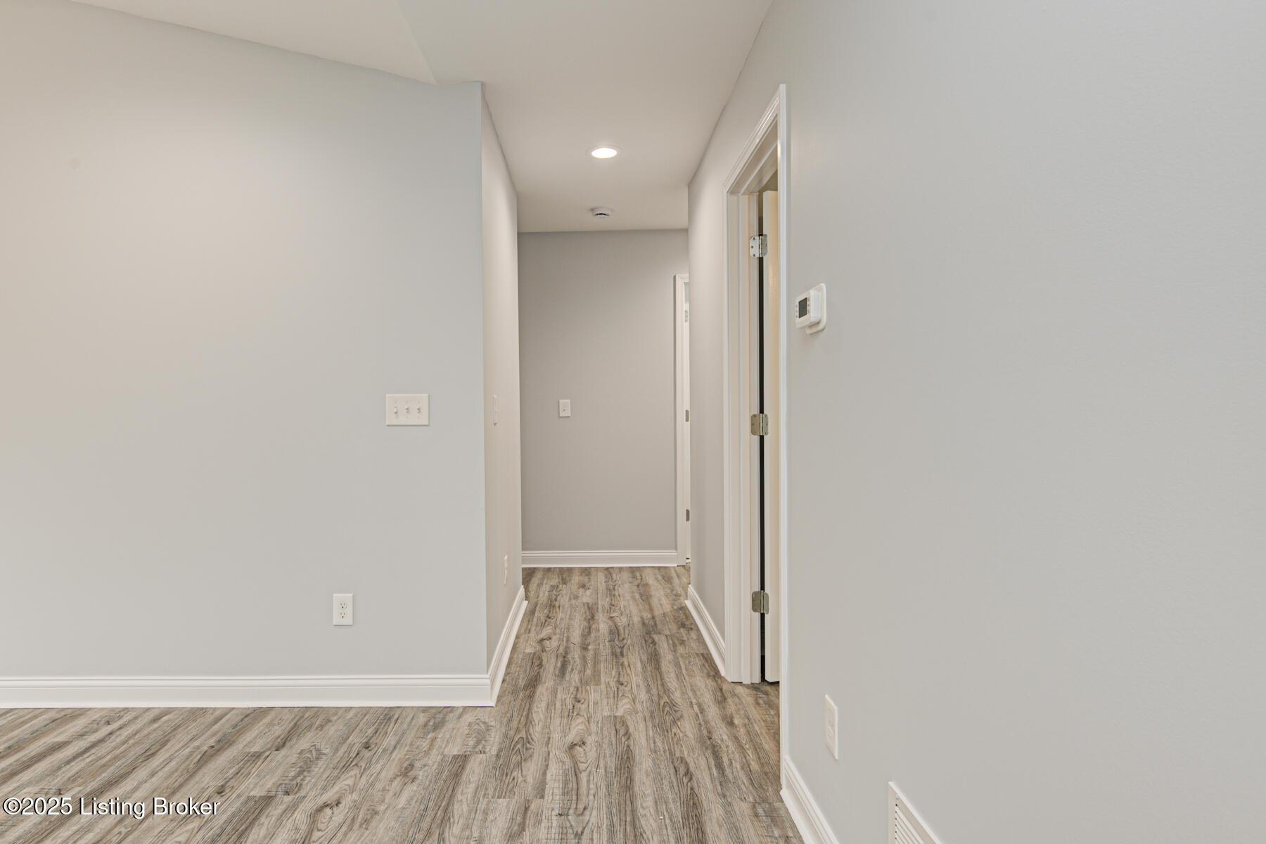 8619 Wooded Glen Rd, Louisville, Kentucky image 14