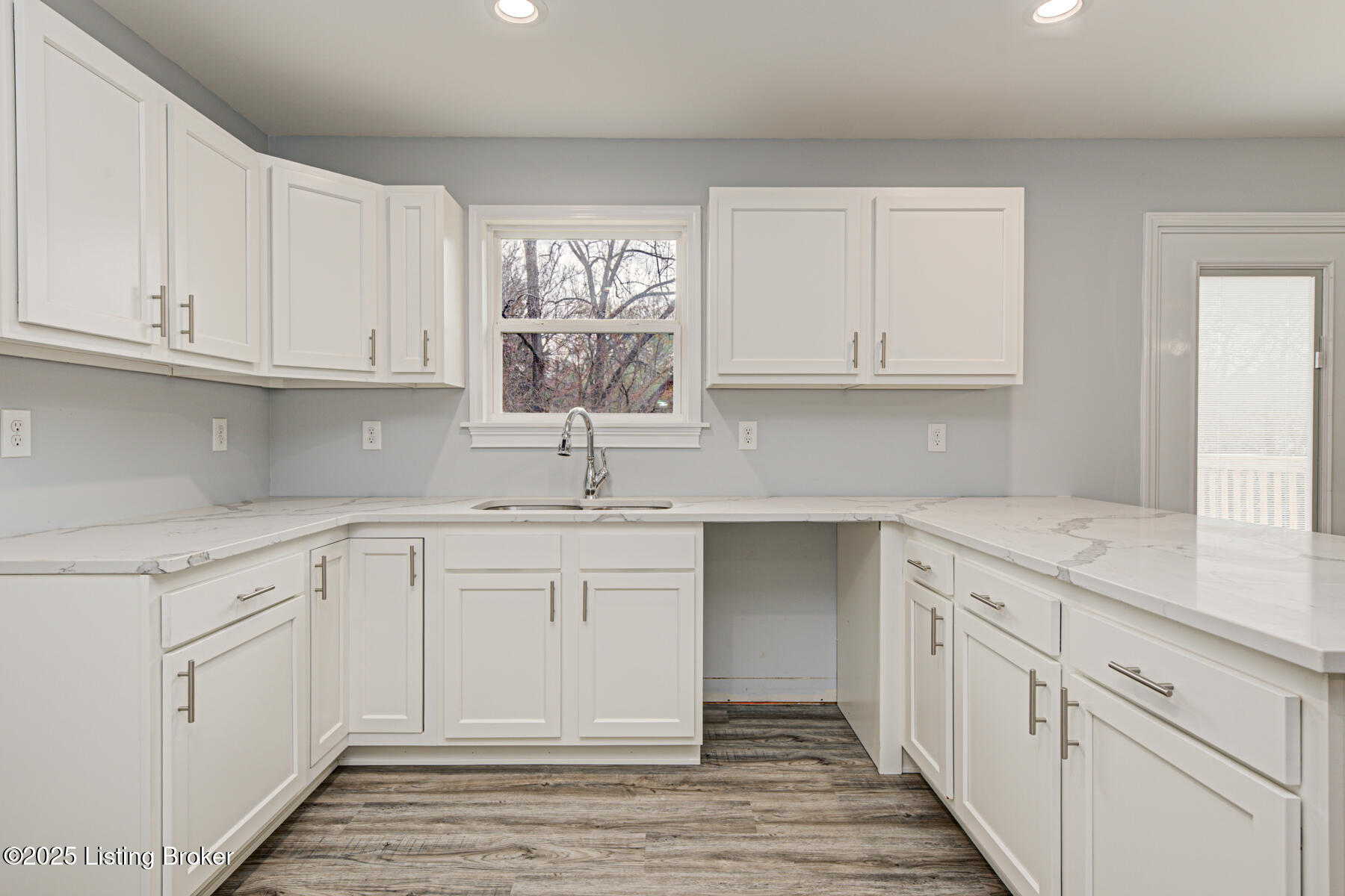 8619 Wooded Glen Rd, Louisville, Kentucky image 11