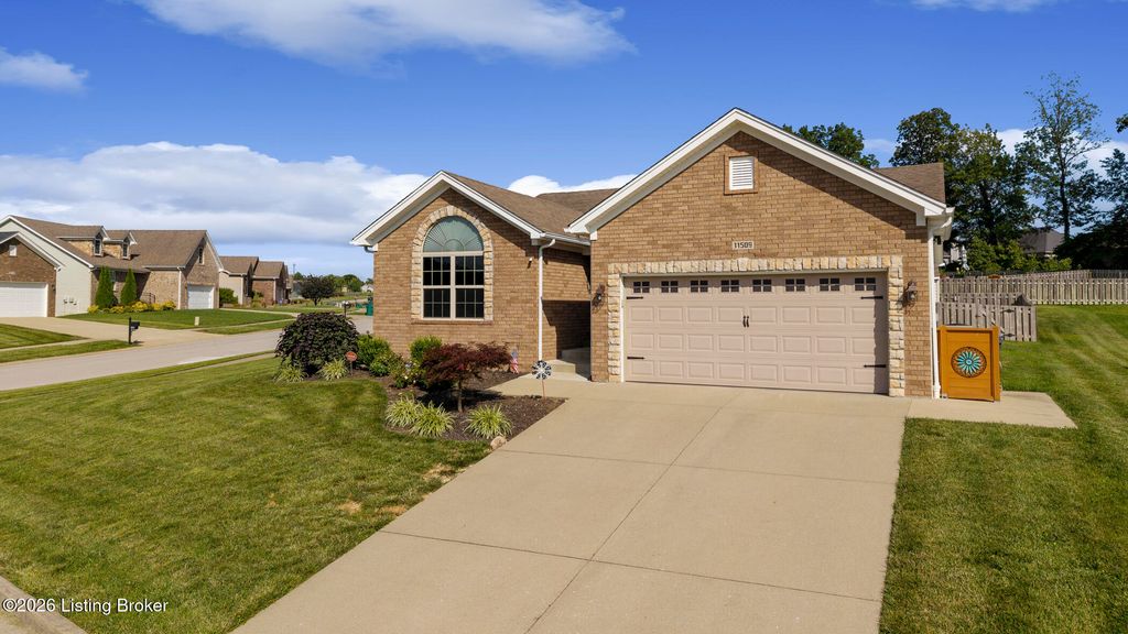 Photo of 11509 Creek Brook Dr, Louisville, KY 40229 (MLS # 1722405)