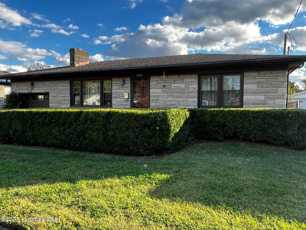 Photo of 2222 Farnsley Rd, Louisville, KY 40216 (MLS # 1701477)