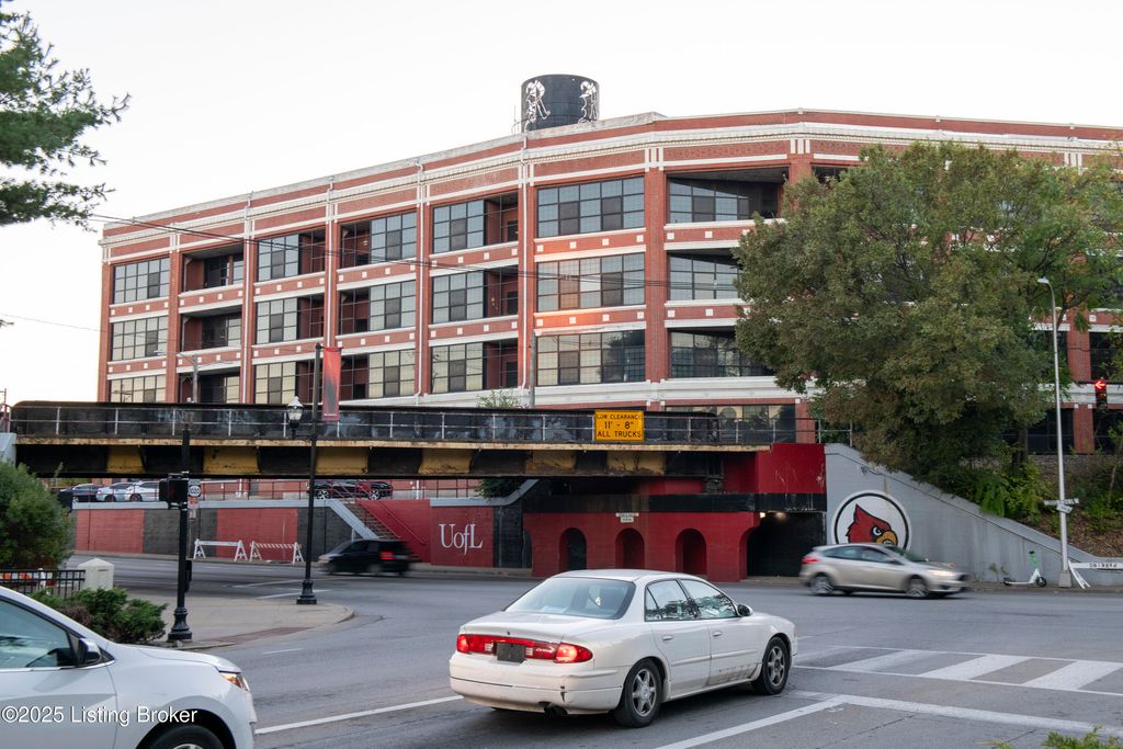 Photo of 2520 S 3rd St #313, Louisville, KY 40208 (MLS # 1701190)
