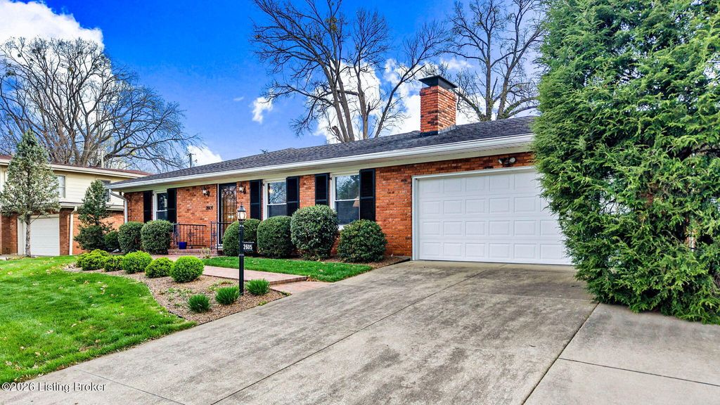 Photo of 2605 Fordyce Ln, Louisville, KY 40205 (MLS # 1713514)