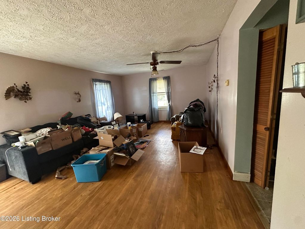 Photo of 431 Holsclaw Hill Rd, Brooks, KY 40109 (MLS # 1717732)