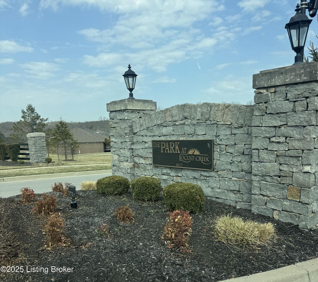 Photo of 205 Locust Park Pl, Louisville, KY 40245 (MLS # 1712959)