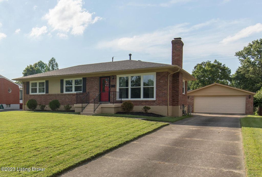 Photo of 4311 Kinloch Rd, Louisville, KY 40207 (MLS # 1708552)