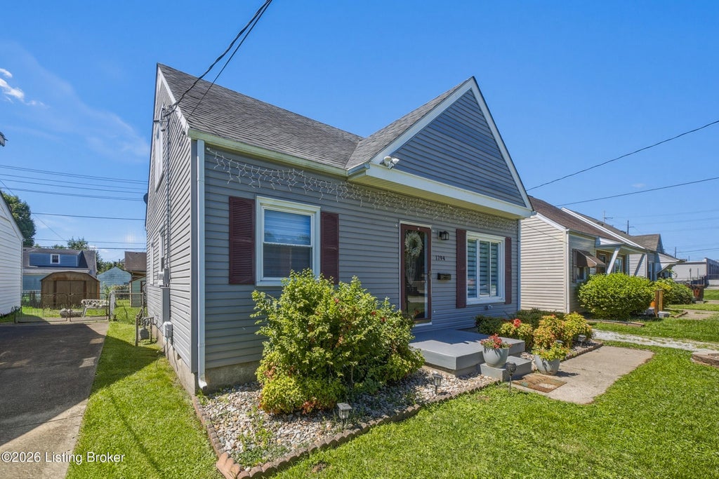Photo of 1794 Wilart Dr, Louisville, KY 40210 (MLS # 1721133)