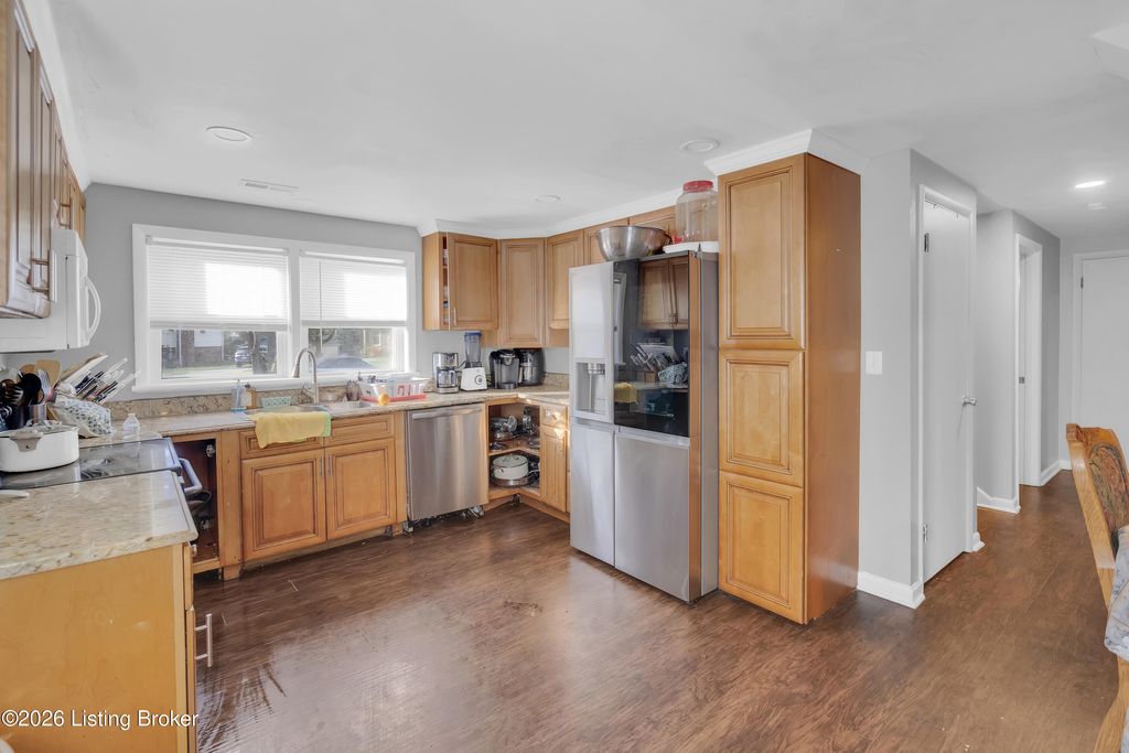 Photo of 7718 Saint Bernard Ct, Louisville, KY 40291 (MLS # 1714782)