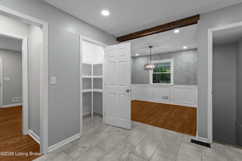 Tiny photo for 1402 Cloverhills Dr, Louisville, KY 40216 (MLS # 1728968)