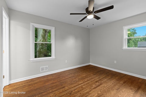 Tiny photo for 1402 Cloverhills Dr, Louisville, KY 40216 (MLS # 1728968)