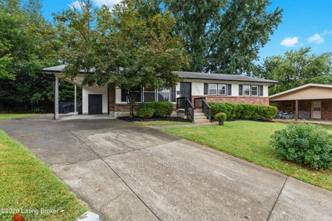 Tiny photo for 1402 Cloverhills Dr, Louisville, KY 40216 (MLS # 1728968)