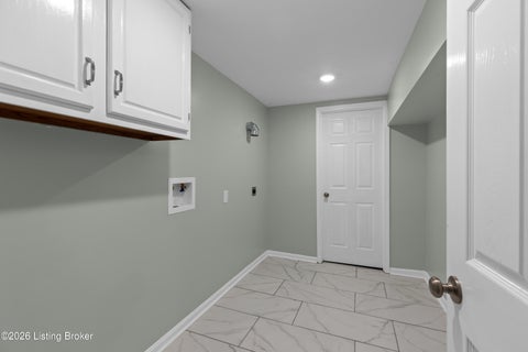 Tiny photo for 1402 Cloverhills Dr, Louisville, KY 40216 (MLS # 1728968)