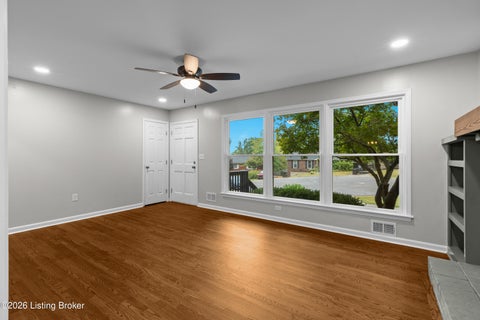 Tiny photo for 1402 Cloverhills Dr, Louisville, KY 40216 (MLS # 1728968)