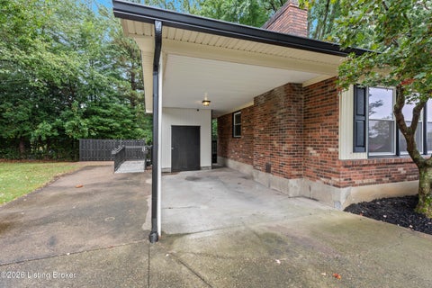 Tiny photo for 1402 Cloverhills Dr, Louisville, KY 40216 (MLS # 1728968)