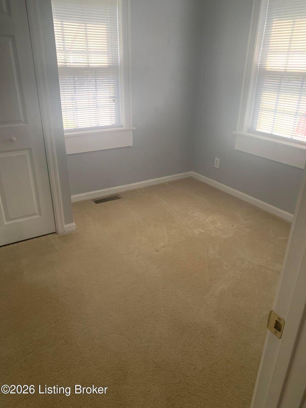 Photo of 4618 N Rutland Ave, Louisville, KY 40215 (MLS # 1715026)