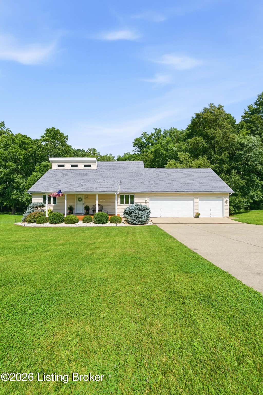 Photo of 4811 Hickory Hollow Ln, Shepherdsville, KY 40165 (MLS # 1720290)
