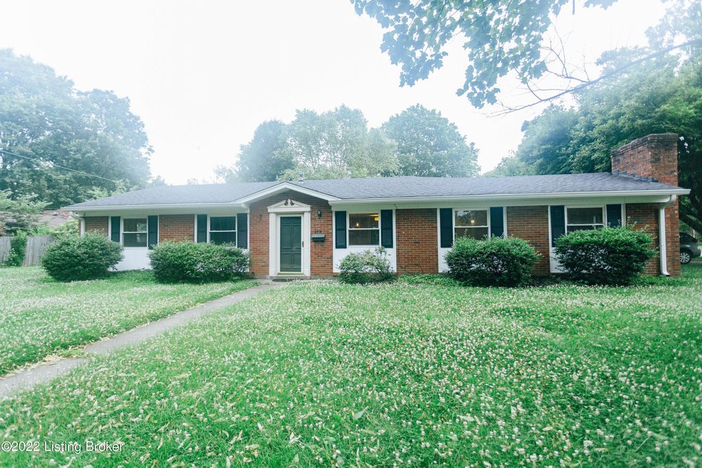 Photo of 2421 Woodmont Dr, Louisville, KY 40220 (MLS # 1710161)