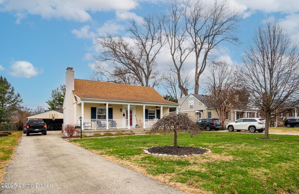 Photo of 4023 Elmwood Ave, Louisville, KY 40207 (MLS # 1704394)