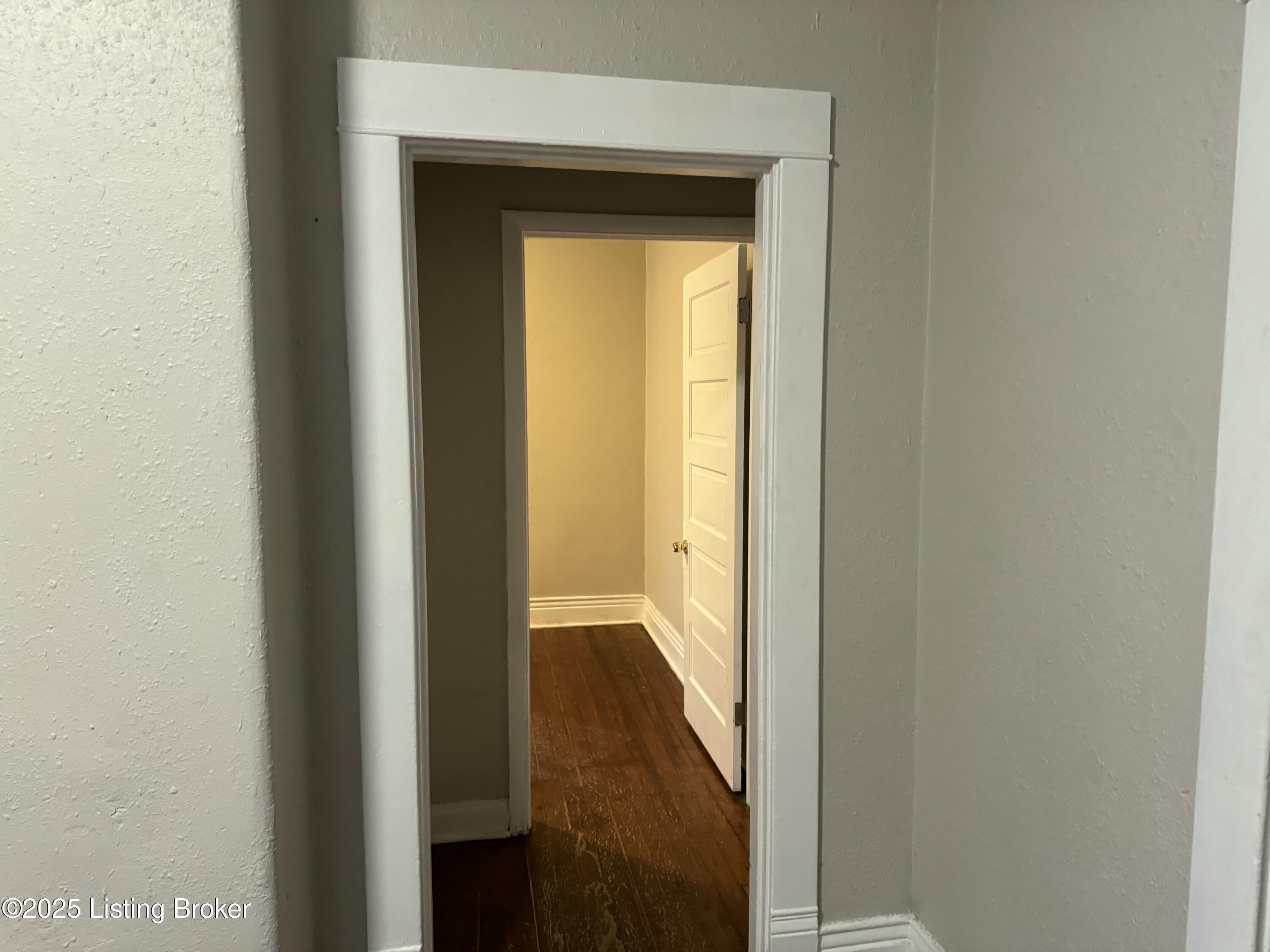 1851 Date St, Louisville, Kentucky image 6