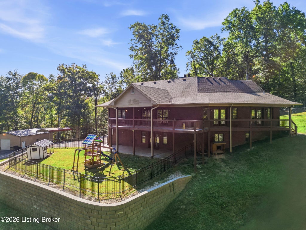 Photo of 914 Big Springs Rd, Shepherdsville, KY 40165 (MLS # 1731524)