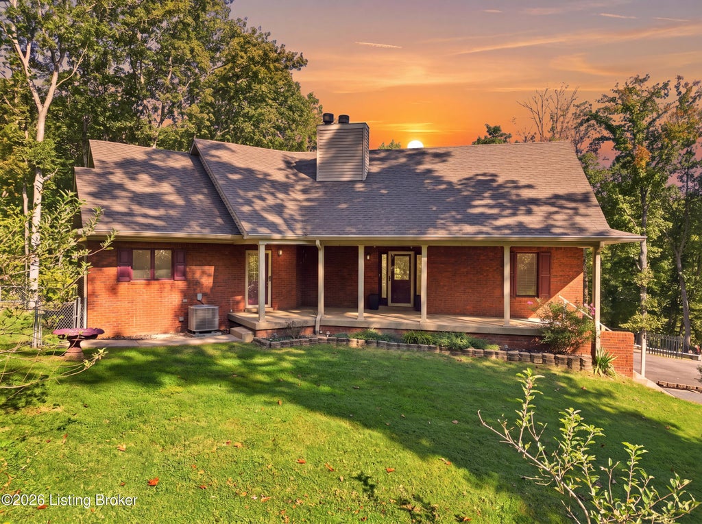 Photo of 914 Big Springs Rd, Shepherdsville, KY 40165 (MLS # 1731524)