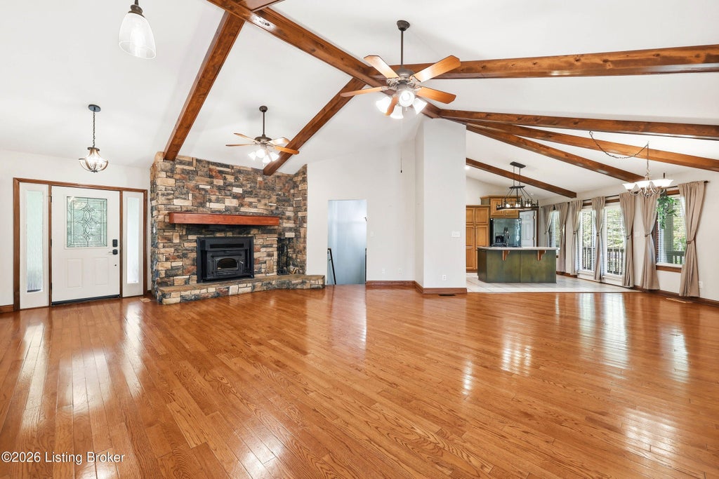 Photo of 914 Big Springs Rd, Shepherdsville, KY 40165 (MLS # 1731524)