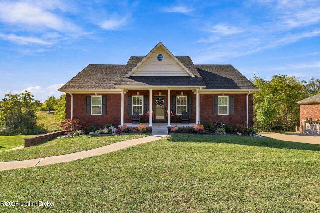 Photo of 104 N Howard St, Bardstown, KY 40004 (MLS # 1732604)