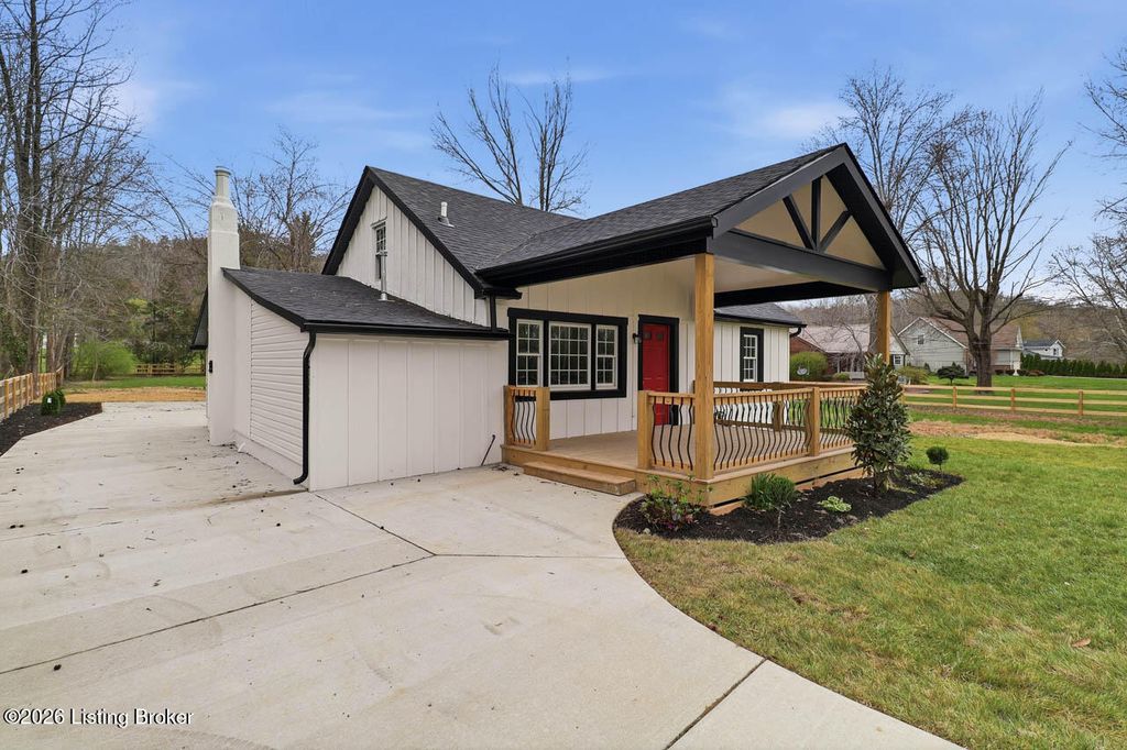 Photo of 2587 W Blue Lick Rd, Shepherdsville, KY 40165 (MLS # 1712929)