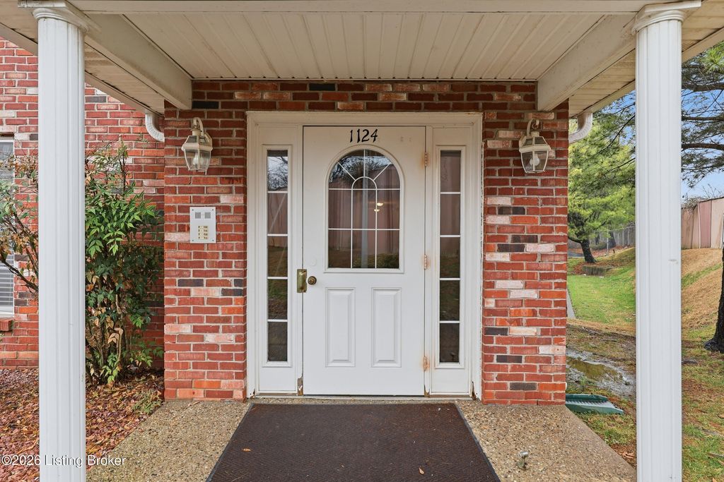 Photo of 1124 Powerhouse Ln #105, Lyndon, KY 40242 (MLS # 1711351)