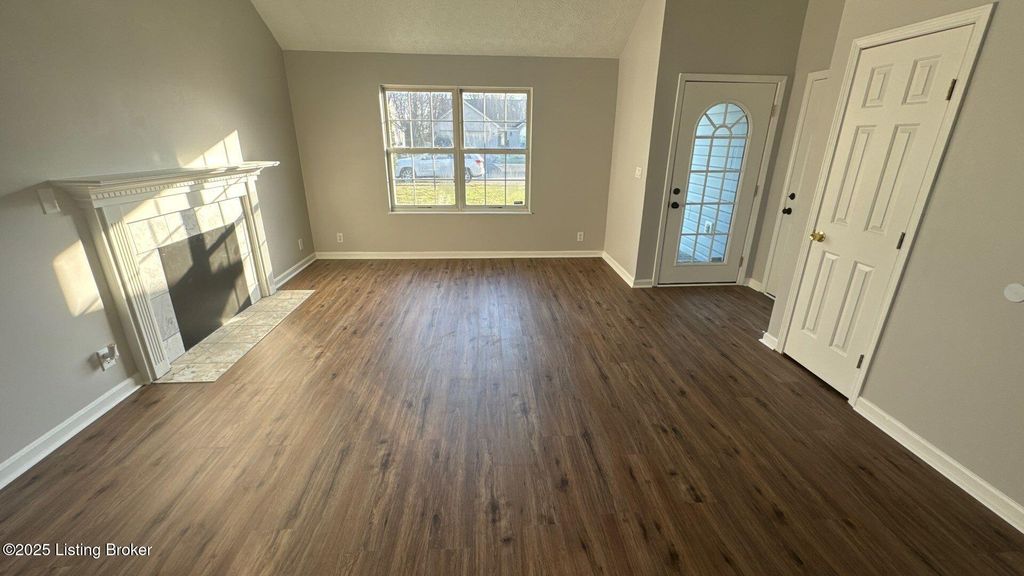 Photo of 3905 Handley Ave, Louisville, KY 40218 (MLS # 1705531)