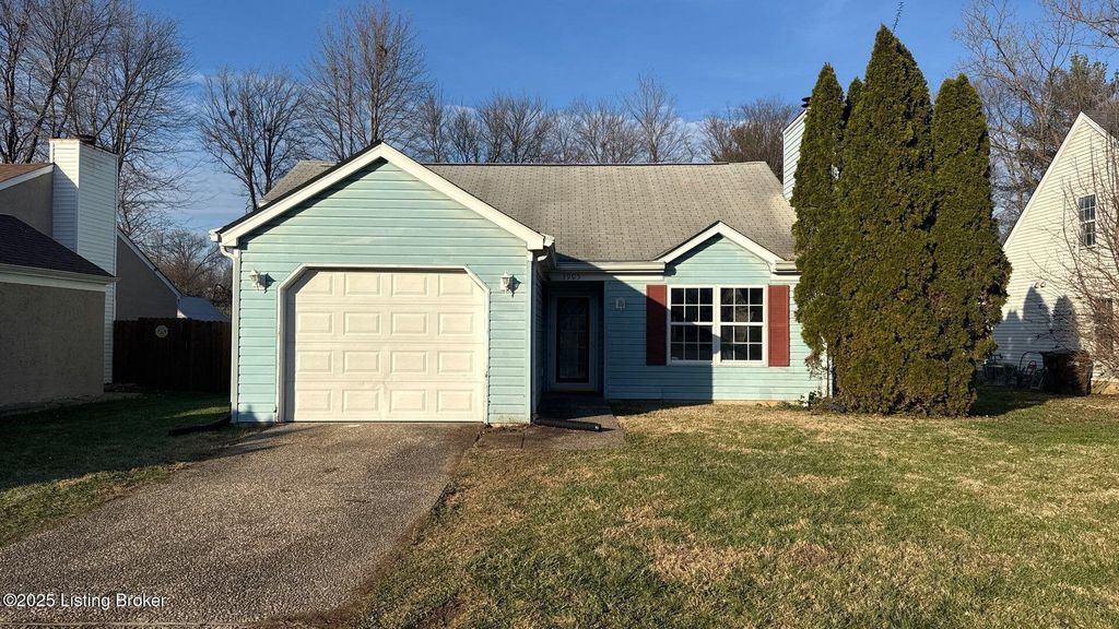 Photo of 3905 Handley Ave, Louisville, KY 40218 (MLS # 1705531)