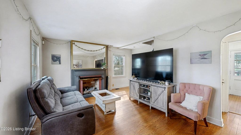 Photo of 3132 Bobolink Rd, Louisville, KY 40213 (MLS # 1710709)