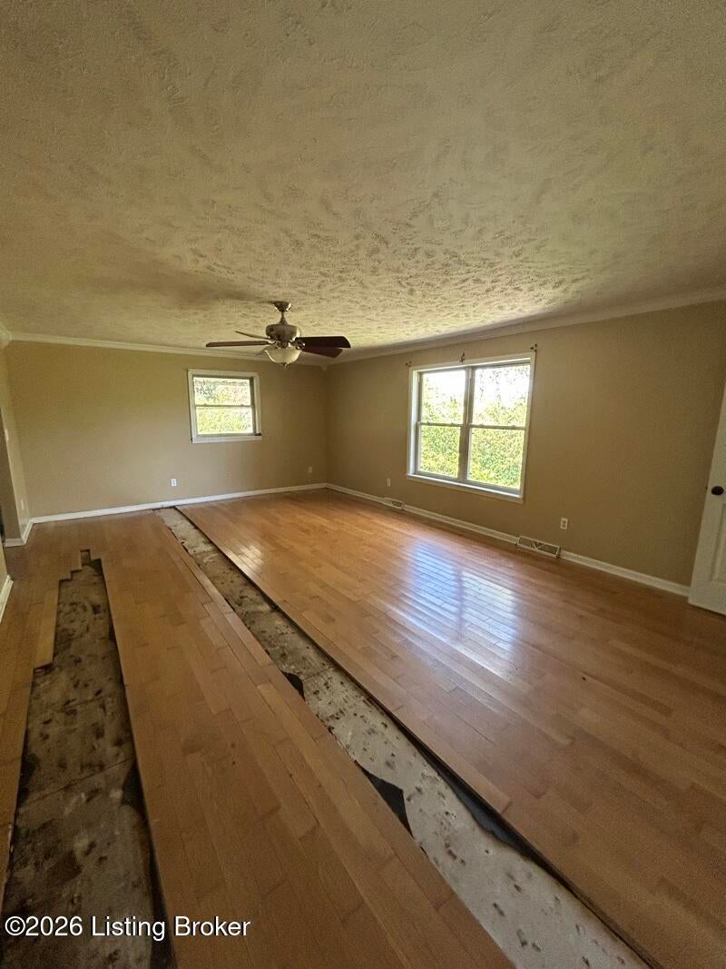 Photo of 131 Glen View Ln, Harned, KY 40144 (MLS # 1729775)
