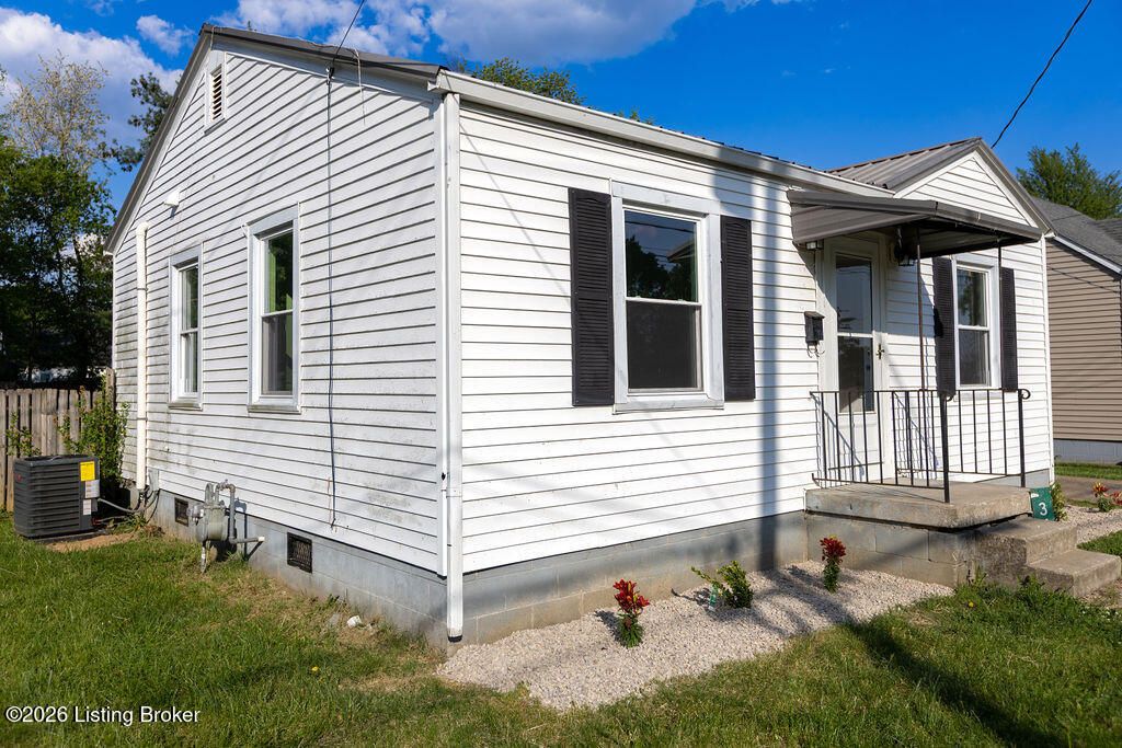 Photo of 343 N Harrison St, Lebanon, KY 40033 (MLS # 1715743)