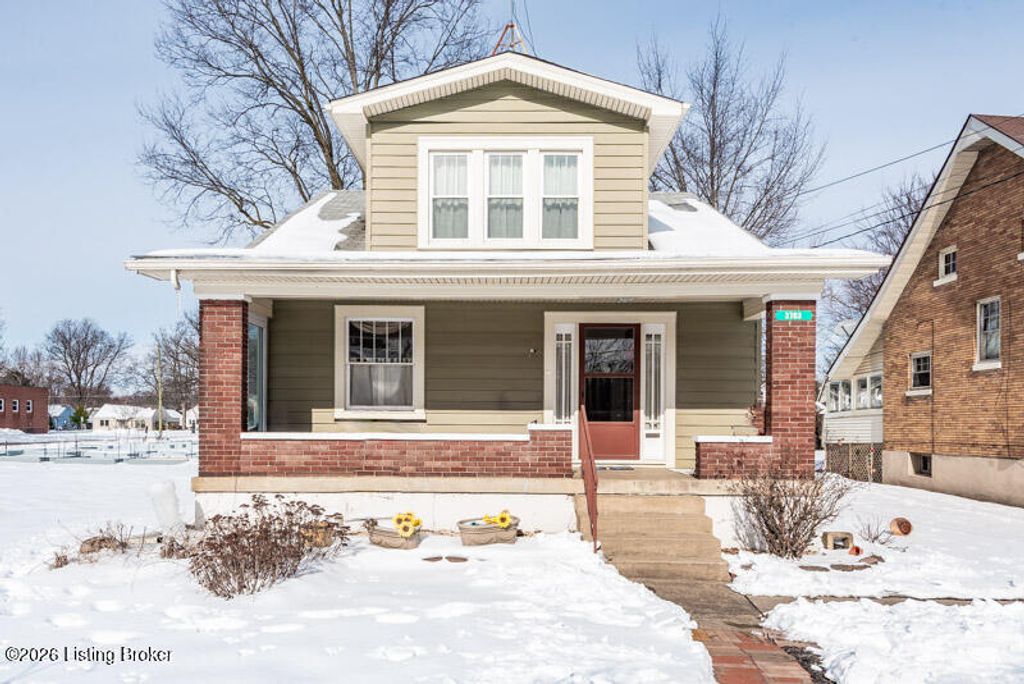 Photo of 3703 Grandview Ave, Louisville, KY 40207 (MLS # 1708125)