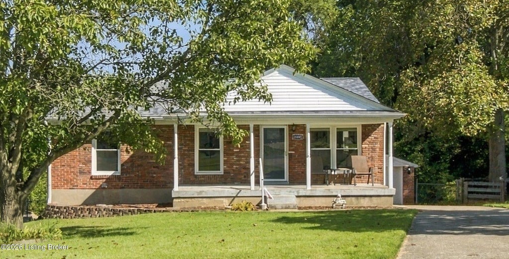 Photo of 11601 Chasewood Ct, Louisville, KY 40229 (MLS # 1729290)