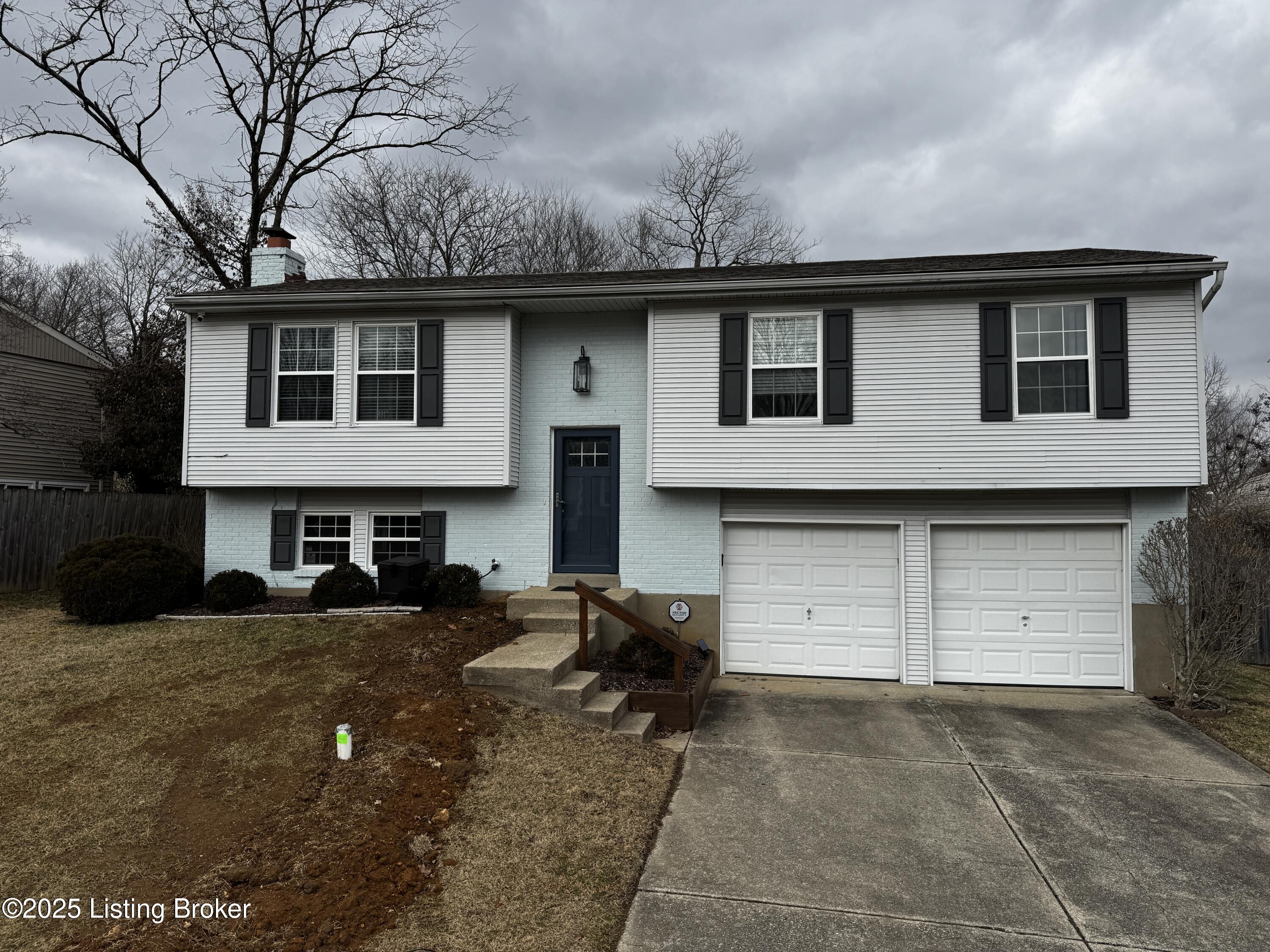 9213 Foxtail Ct, Crestwood, Kentucky image 1