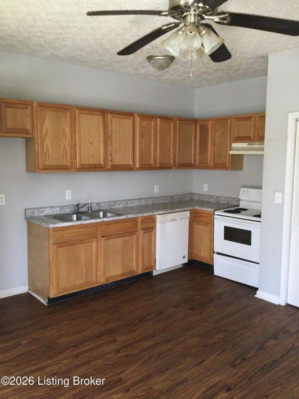 Photo of 1837 Bank St, Louisville, KY 40203 (MLS # 1711588)