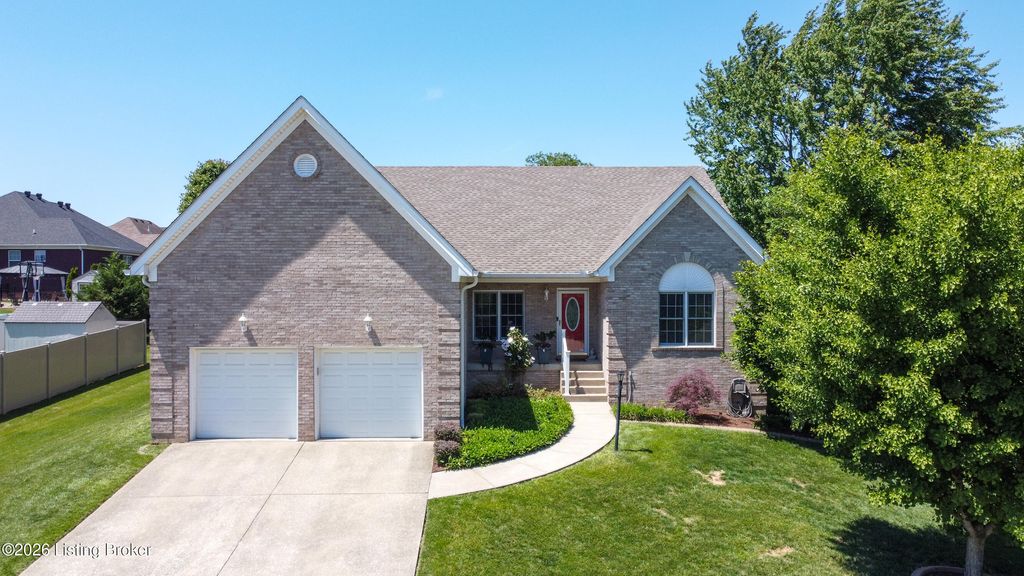 Photo of 9904 Hazel Tree Dr, Louisville, KY 40291 (MLS # 1716933)