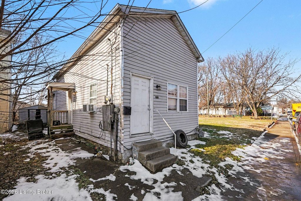 Photo of 1818 Baird St, Louisville, KY 40203 (MLS # 1708897)