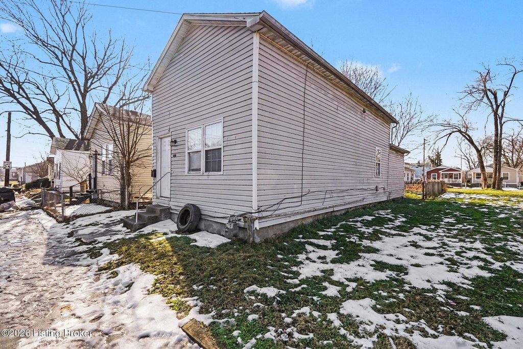 Photo of 1818 Baird St, Louisville, KY 40203 (MLS # 1708897)