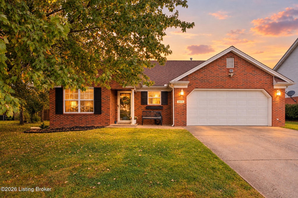 Photo of 4025 Heron Dr, Shelbyville, KY 40065 (MLS # 1731363)