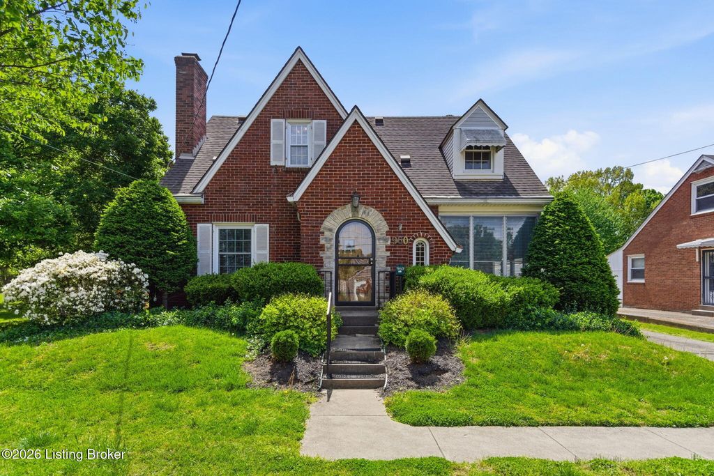 Photo of 960 French Ave, Louisville, KY 40217 (MLS # 1716540)