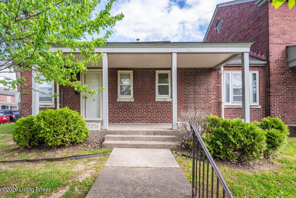 Photo of 1777 Algonquin Pkwy, Louisville, KY 40210 (MLS # 1714908)