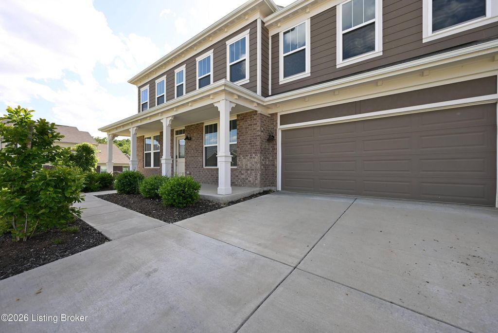 Photo of 15806 Stonehouse Ct, Louisville, KY 40245 (MLS # 1717277)