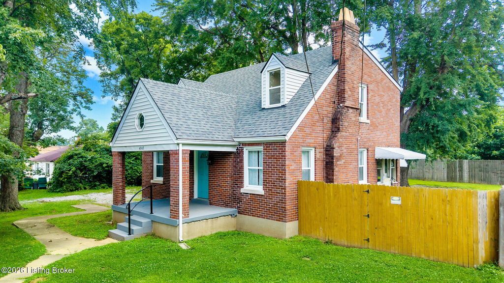 Photo of 4703 Fegenbush Ln, Louisville, KY 40228 (MLS # 1722979)